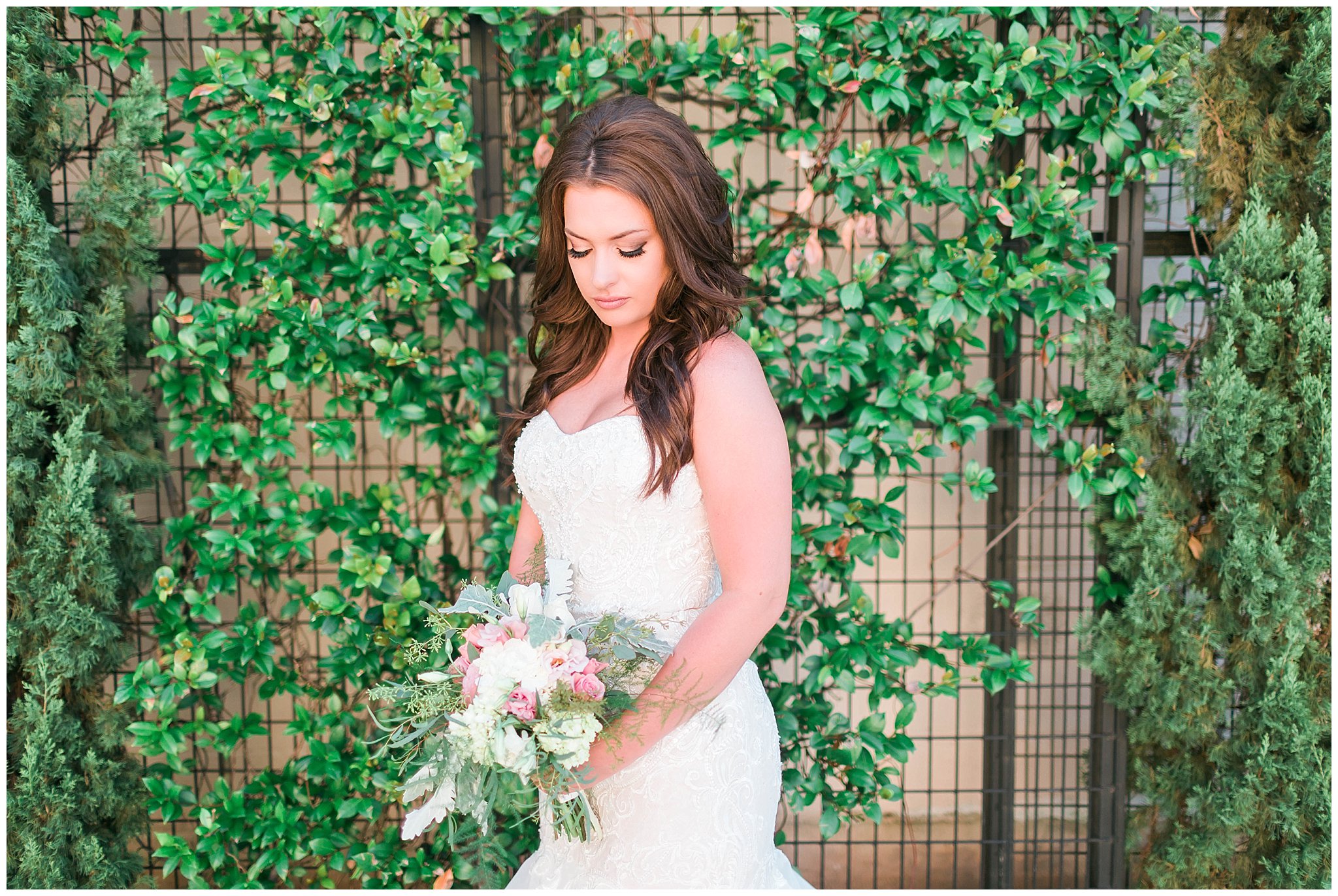 texas-wedding-photographer-the-venue-on-church-street-cureo-elegant-green-wedding_0006