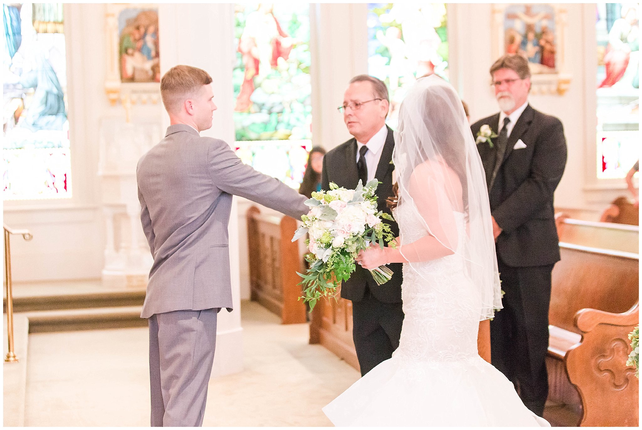 texas-wedding-photographer-the-venue-on-church-street-cureo-elegant-green-wedding_0024