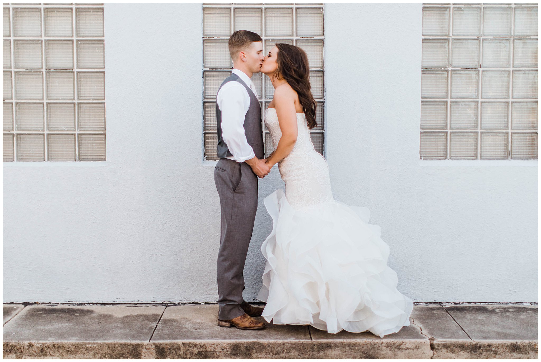 texas-wedding-photographer-the-venue-on-church-street-cureo-elegant-green-wedding_0054