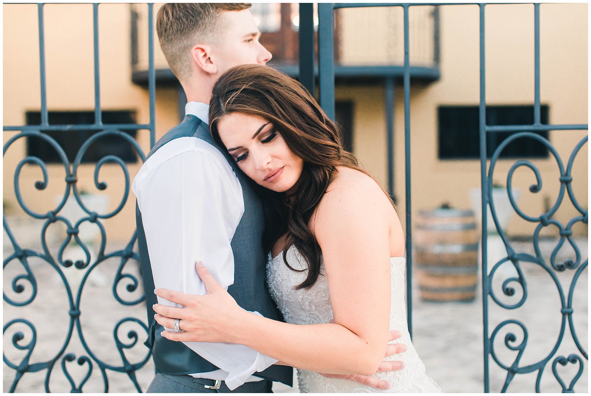 texas-wedding-photographer-the-venue-on-church-street-cureo-elegant-green-wedding_0059