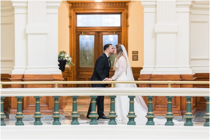 texas-capitol-hotel-emma-intimate-fall-modern-wedding""